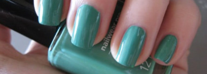 Цвет морской волны и самоцветы