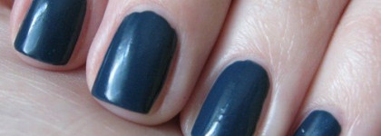 Mavala 158 Smoky Blue + OPI Last Friday Night