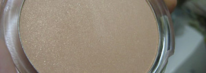 Essence Vampire's Love LE Smimmer Powder 01 Lil’ Vampire