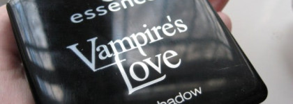 Essence Vampire's Love LE Eyeshadow Palette 01 Love At First Bite