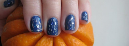 Catrice 410 Pool Party At Night + Sally Hansen 440 In The Spotlight