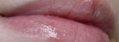 Мастерская Олеси Мустаевой: бальзам для губ Заботливый и плитка для тела Откровение