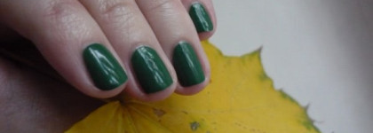 Opi: Don't Mess With OPI & Zoya: Opal