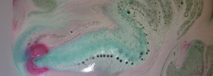 Lush: крем для тела Чарити Пот, бомба для ванны Сумерки