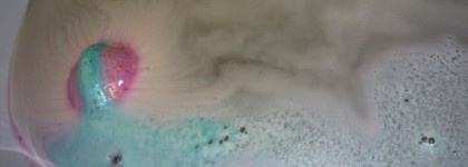 Lush: крем для тела Чарити Пот, бомба для ванны Сумерки