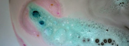 Lush: крем для тела Чарити Пот, бомба для ванны Сумерки
