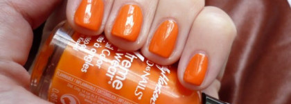 Абрикосы со льдом. Sally Hansen #150 sun kissed & Dance Legend #4 aztec