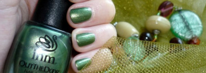 Металлик цвета листвы. INM Out The Door nail lacquer, #227 Go-Go