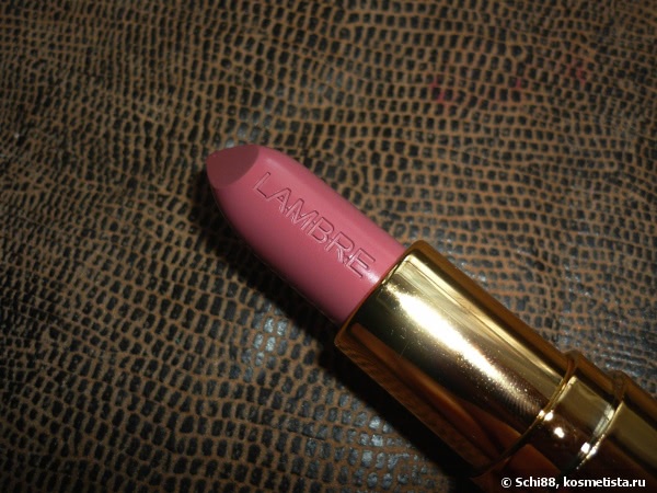 Классическая помада в тёплом лепестково-розовом оттенке. Lambre Exclusive Colour Lipstick # 18