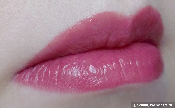 Классическая помада в тёплом лепестково-розовом оттенке. Lambre Exclusive Colour Lipstick # 18