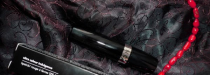 Невесомость. Красный тюльпан. Avon ultra colour indulgence lipstick SPF 15, Red Tulip