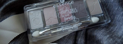 Essence eyeshadow palette # 01 Happiness is ... Seeing Your Smile - from "Happy Girls are Pretty" TE