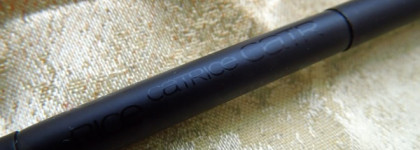 Двухсторонняя кисть, трёхцветные тени и четыре варианта макияжа глаз