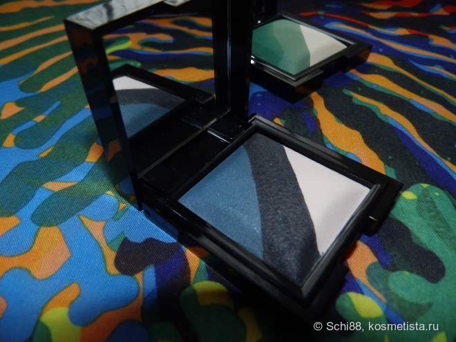 Nouba Tre eyeshadow trio # 1 Vanity, # 2 Desire