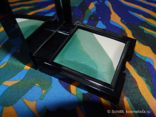 Nouba Tre eyeshadow trio # 1 Vanity, # 2 Desire