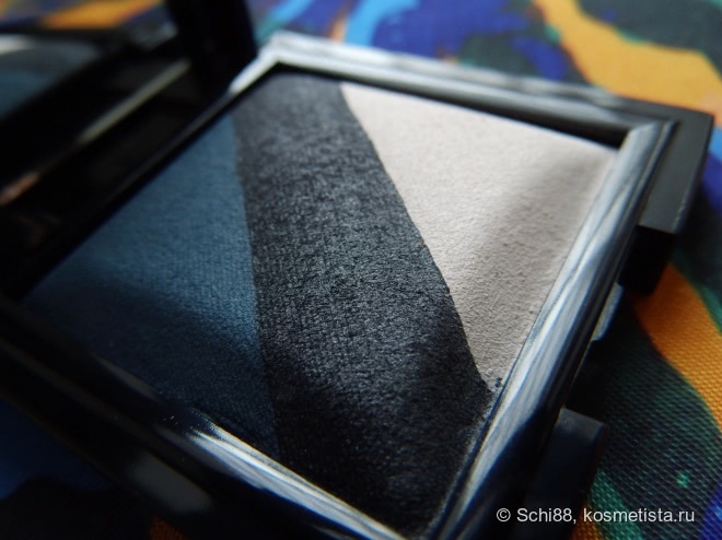 Nouba Tre eyeshadow trio # 1 Vanity, # 2 Desire