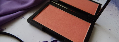 Пожалуй, почти легендарные румяна Sleek MakeUP Blush # Rose Gold — и четыре примера в макияже