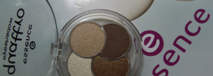 Essence quattro eyeshadow # 05 to die for, # 13 laugh, love, lime