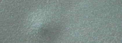 "Молодой клевер" тени Shiseido Hydro-Powder Eye Shadow H13 & Карие глаза