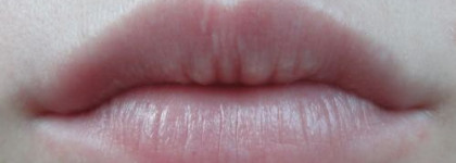 Парочка "nud" для губ от Revlon