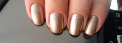 Моя золотая осень: Лак для ногтей Dior Vernis №226 Timeless Gold