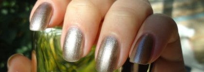 Моя золотая осень: Лак для ногтей Dior Vernis №226 Timeless Gold