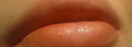 Блеск для губ Vinyl Gloss №130 от Rimmel