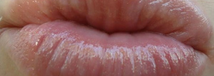 Блеск для губ Vinyl Gloss №130 от Rimmel