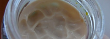 Крем для глаз "It's Potent" от Benefit brightening eye cream to fade dark circles