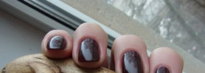 Любимый цвет с лаком для ногтей Pupa Lasting Color #608