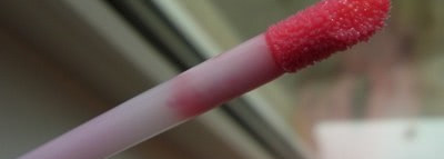 Любителям липких блесков посвящается... Стойкий блеск для губ Long Last Glosswear SPF 15 (оттенок №14 Cabana Crush) от Clinique