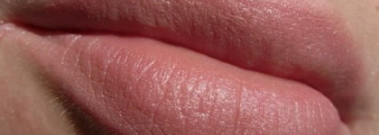 Shiseido Perfect Rouge Glowing Matte – Матовая помада с эффектом сияния RD722