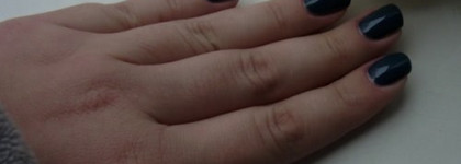 Одежка для ногтей от Catrice