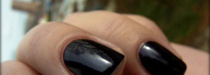 Чернильная история с лаками Chanel