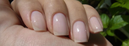 Опять он, молочный нюд. Лак для ногтей Essie nail lacquer #13 Mademoiselle