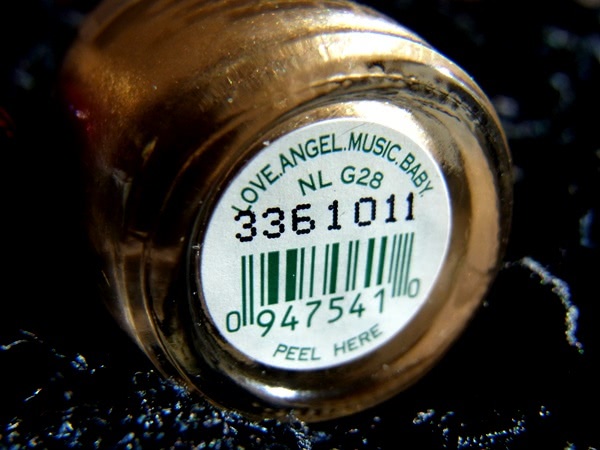 Нарядный маникюр с лаками OPI Nail Lacquer: Underneath The Mistletoe HL E08 и Love.Angel.Music.Baby NL G28