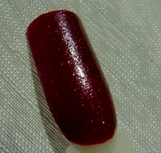 Нарядный маникюр с лаками OPI Nail Lacquer: Underneath The Mistletoe HL E08 и Love.Angel.Music.Baby NL G28