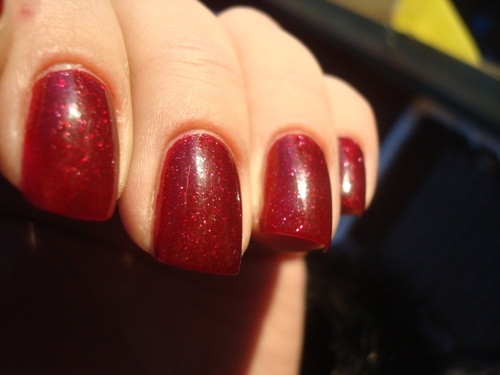 Нарядный маникюр с лаками OPI Nail Lacquer: Underneath The Mistletoe HL E08 и Love.Angel.Music.Baby NL G28