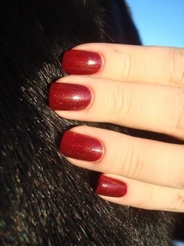 Нарядный маникюр с лаками OPI Nail Lacquer: Underneath The Mistletoe HL E08 и Love.Angel.Music.Baby NL G28