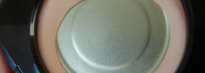 Chanel Les Beiges Healthy Glow Sheer Powder SPF 15 / PA++  в оттенке № 20. Пан или пропал?