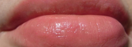 Блеск для губ Burberry Lip Glow Natural Lip Gloss # 05 Tea Rose
