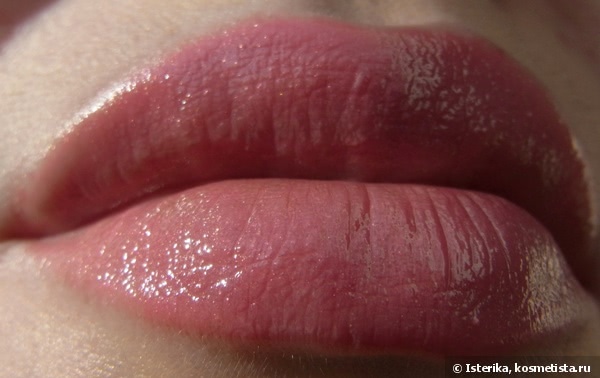 Очень весенняя помада Clarins Joli Rouge Long-Wearing Moisturizing Lipstick #722 Lilac Pink