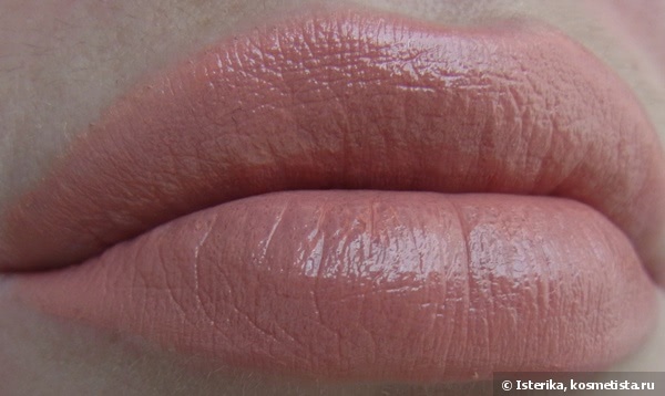 Помада на выброс: Givenchy Le Rouge Lipstick #102 Beige Plume