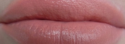 Помада на выброс: Givenchy Le Rouge Lipstick #102 Beige Plume