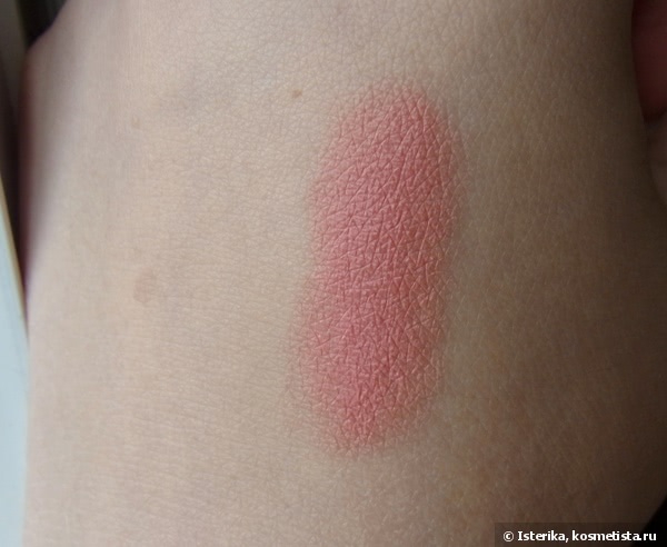 Помада на выброс: Givenchy Le Rouge Lipstick #102 Beige Plume