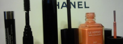 Идеальная пара: Rouge Allure Extrait de gloss Lip Gloss levres # 56 Imaginaire и Le Vernis  Nail color # 557 Morning Rose от Chanel