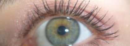 Тушь для ресниц: Clarins, MaxFactor, Givenchy, Loreal, Clinique. Карандаш для глаз: Clarins