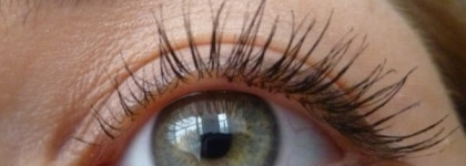 Тушь для ресниц: Clarins, MaxFactor, Givenchy, Loreal, Clinique. Карандаш для глаз: Clarins