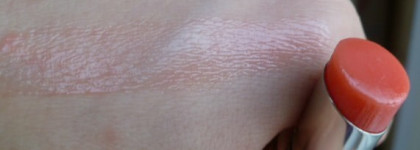 YSL Volupte Sheer Candy – Сияющая помада-блеск; Dior Addict Ultra Gloss – Сияющий блеск для губ; Chanel Le Crayon Levres – Контурный карандаш для губ