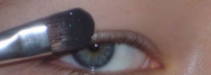 Когда фантазия не работает, а выглядеть хочется интересно или макияж черными тенями